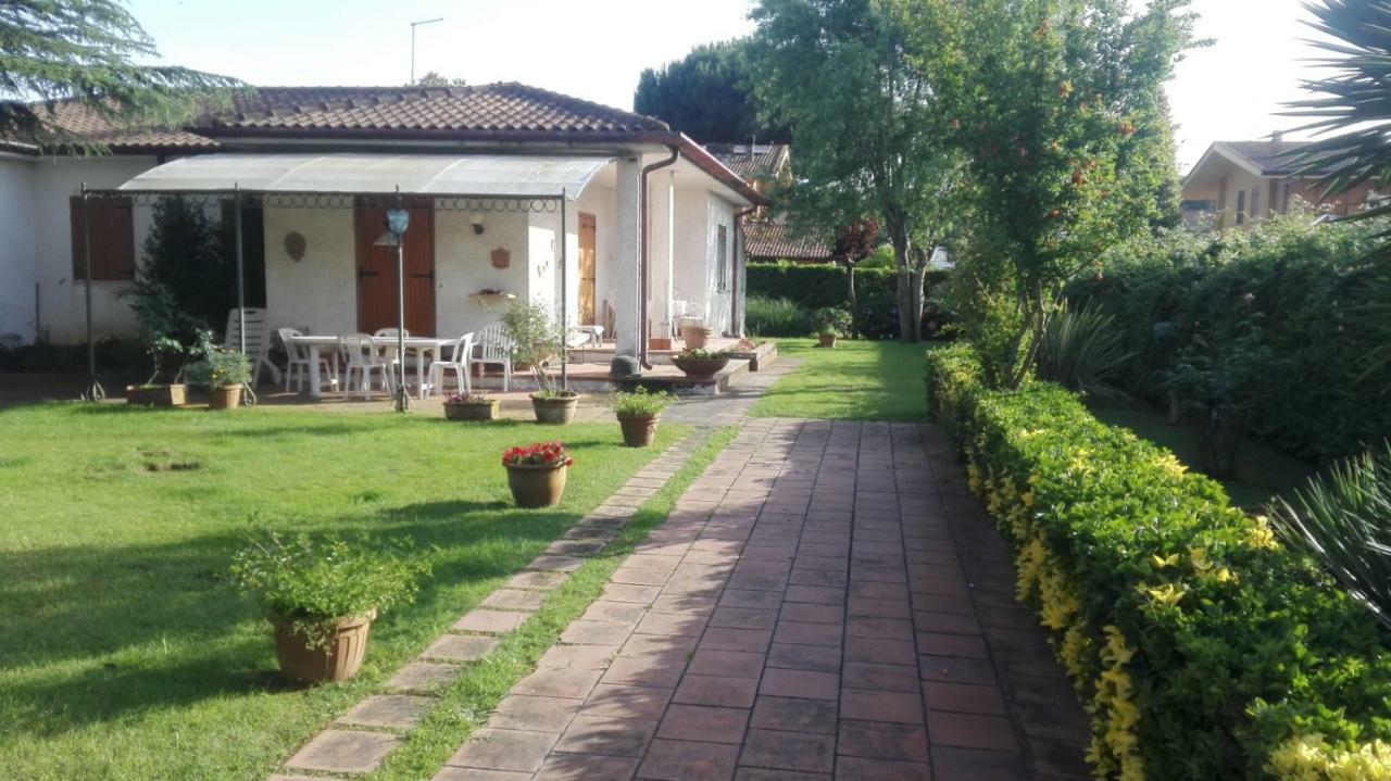 Vila La Casa Di Angelo E Gladys Bella Farnia Exteriér fotografie